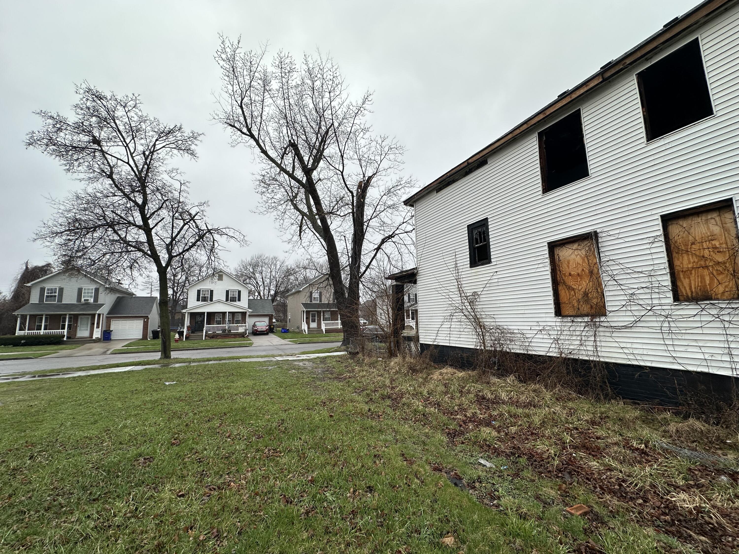 4160 Crane Street Detroit, MI 48214 - Photo 6 of 6 IMG_1682