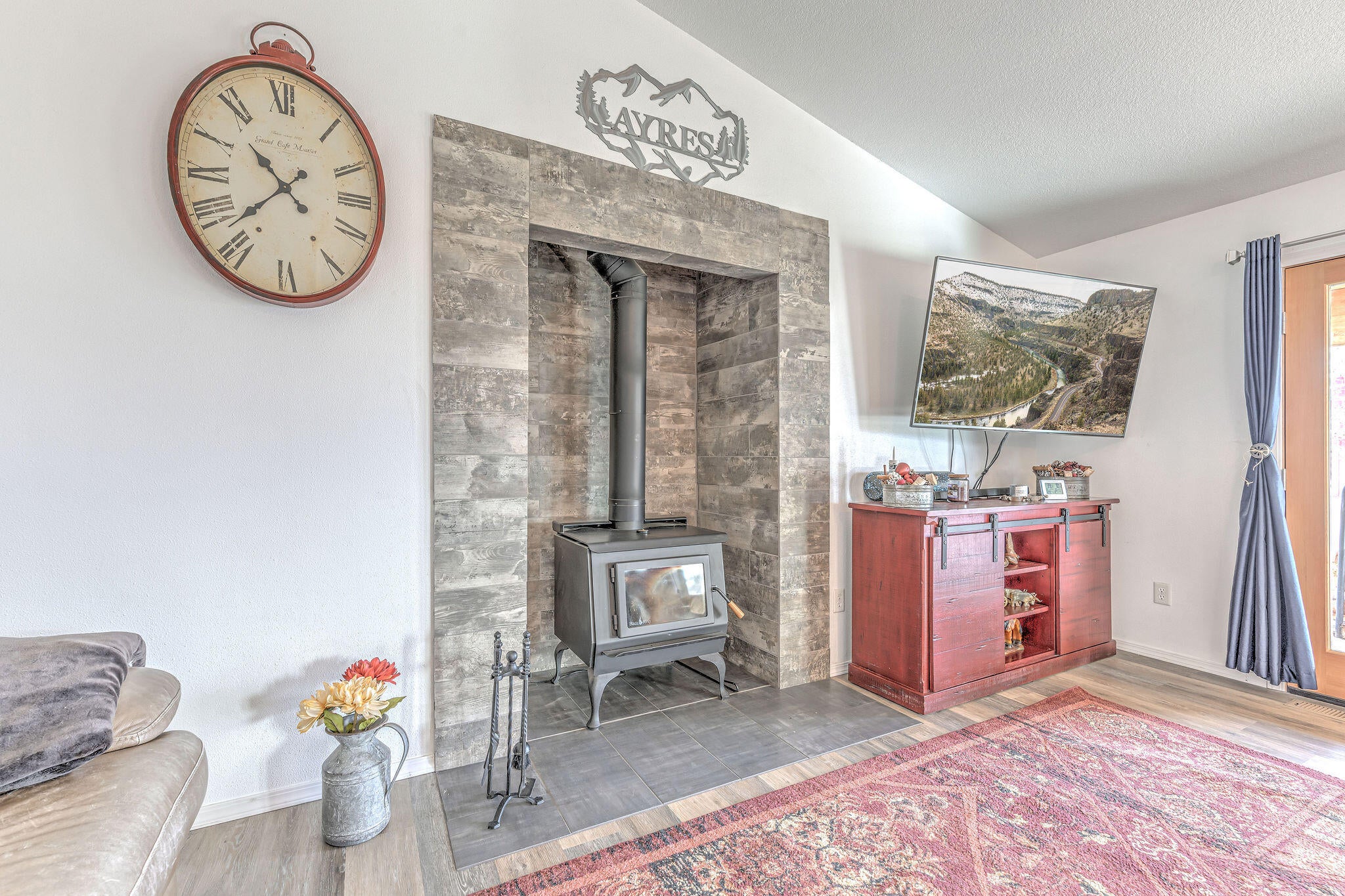 7264 North Vista View Road Prineville, OR 97754 - Photo 16 of 47 090A2584_5_6_7_8-Edit