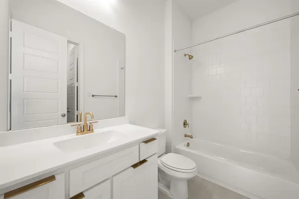 $829,990 | 4730 Hawthorn Hls Lane, Arlington, TX 76005