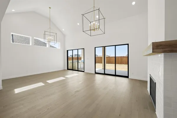 $829,990 | 4730 Hawthorn Hls Lane, Arlington, TX 76005