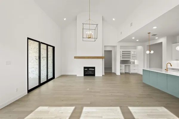 $829,990 | 4730 Hawthorn Hls Lane, Arlington, TX 76005