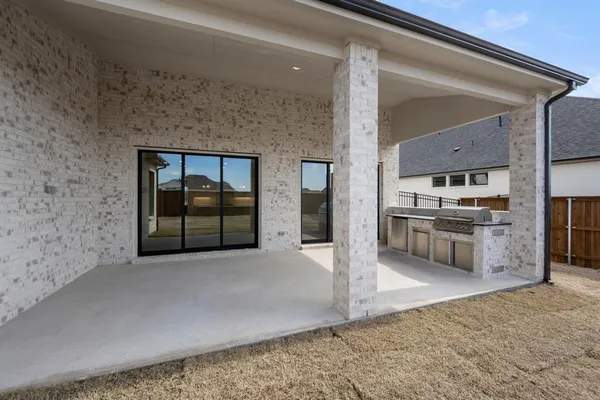 $829,990 | 4730 Hawthorn Hls Lane, Arlington, TX 76005