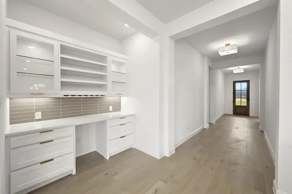 $829,990 | 4730 Hawthorn Hls Lane, Arlington, TX 76005