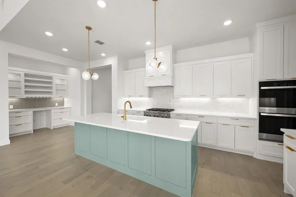 $829,990 | 4730 Hawthorn Hls Lane, Arlington, TX 76005