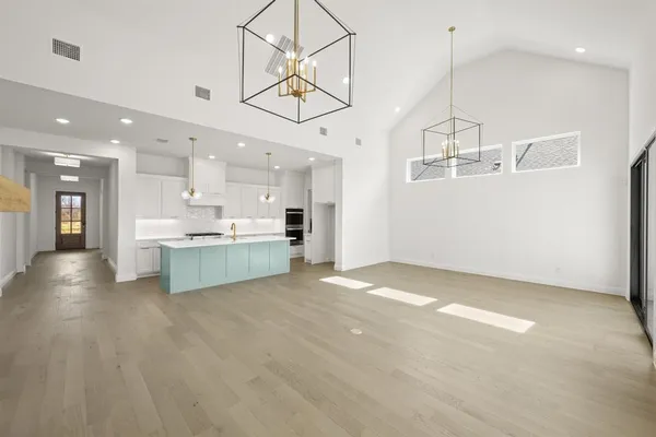 $829,990 | 4730 Hawthorn Hls Lane, Arlington, TX 76005