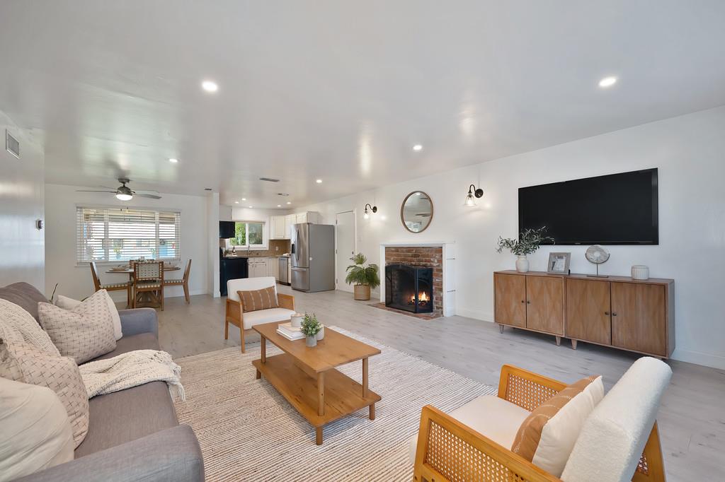 3129 Murchison Way Carmichael, CA 95608 - Photo 12 of 41 Great room