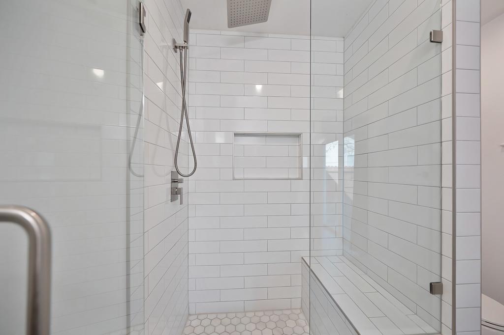 3129 Murchison Way Carmichael, CA 95608 - Photo 27 of 41 Primary shower