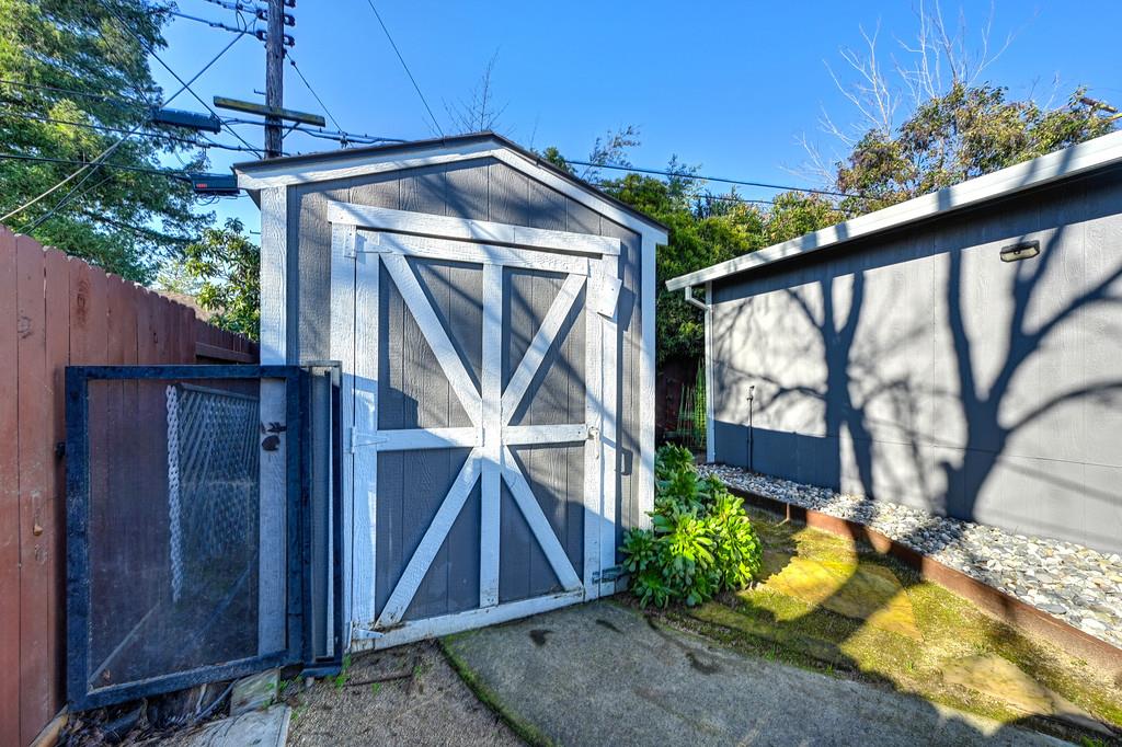 3129 Murchison Way Carmichael, CA 95608 - Photo 38 of 41 Garden shed