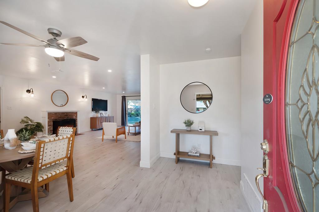 3129 Murchison Way Carmichael, CA 95608 - Photo 6 of 41 Entry