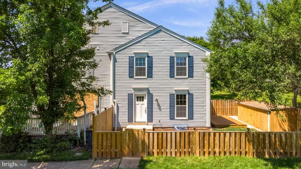 $2,500 | 19306 Sandy Lake Drive, Gaithersburg, MD 20879