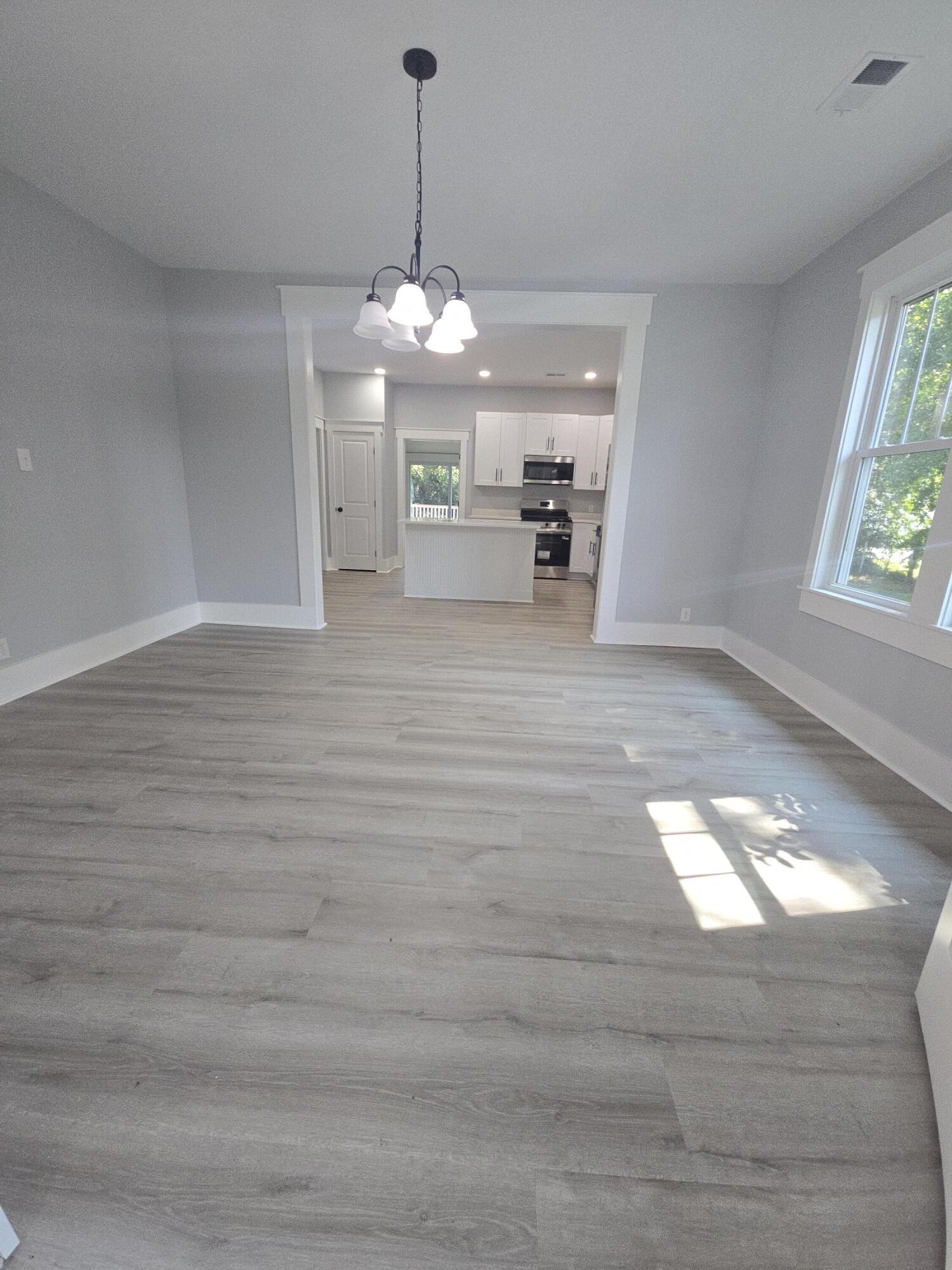 203 East George Street St. George, SC 29477 - Photo 8 of 27 dining room
