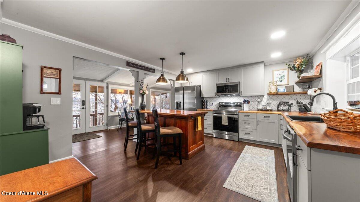 300 Prospect Avenue Harrison, ID 83833 - Photo 10 of 50 Kitchen