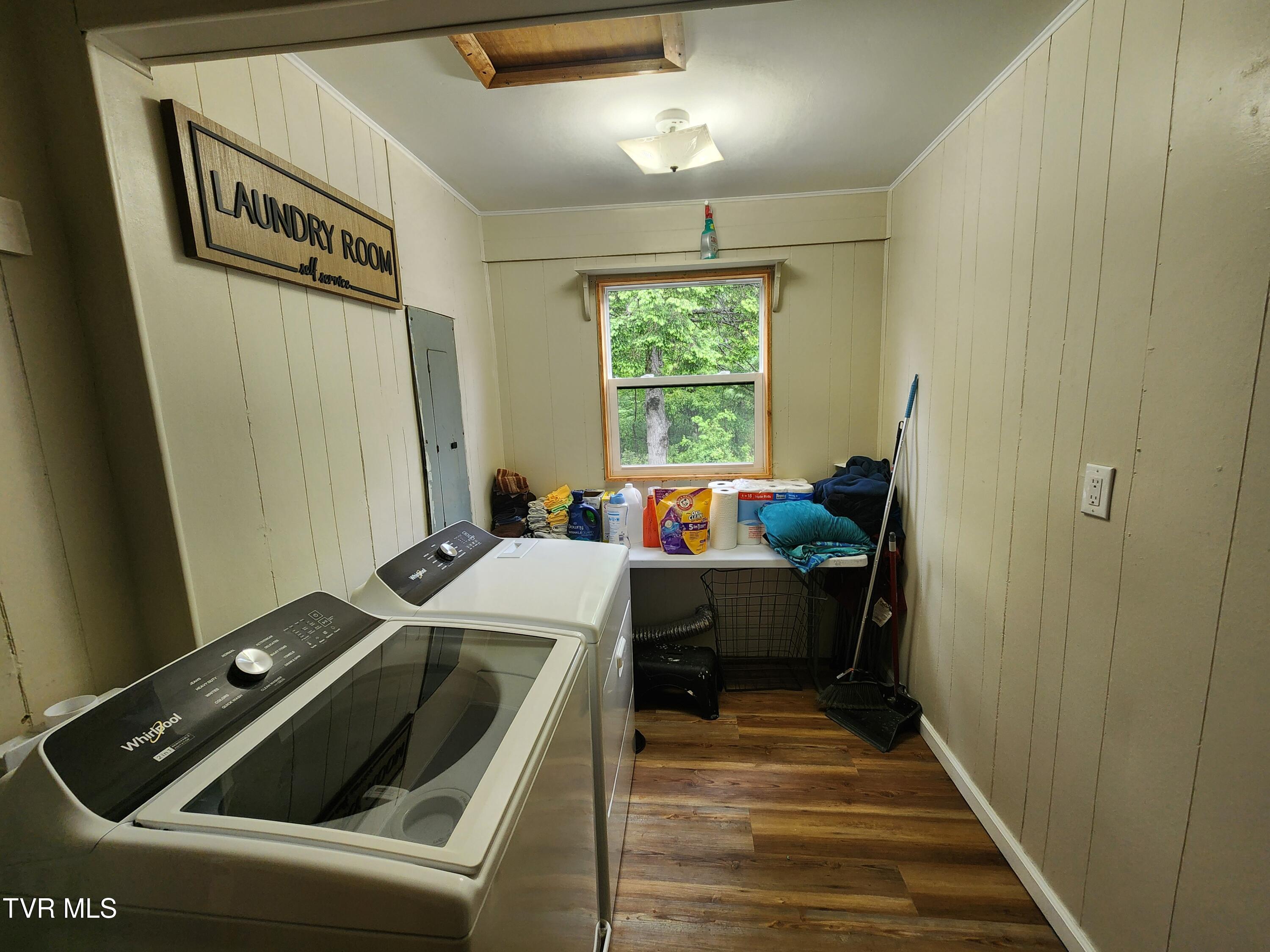 1710 Gosnell Susong Road Greeneville, TN 37743 - Photo 11 of 23 Laundry Room