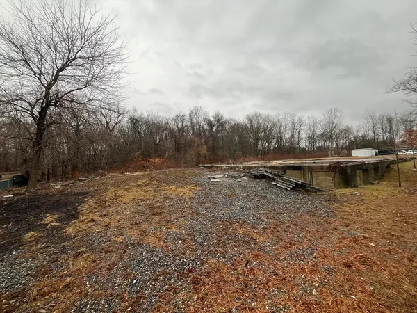 a view of outdoor space with green field