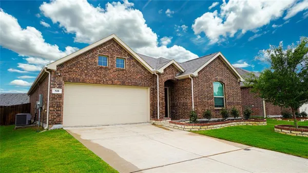 $2,099 | 725 Alden Drive, Princeton, TX 75407