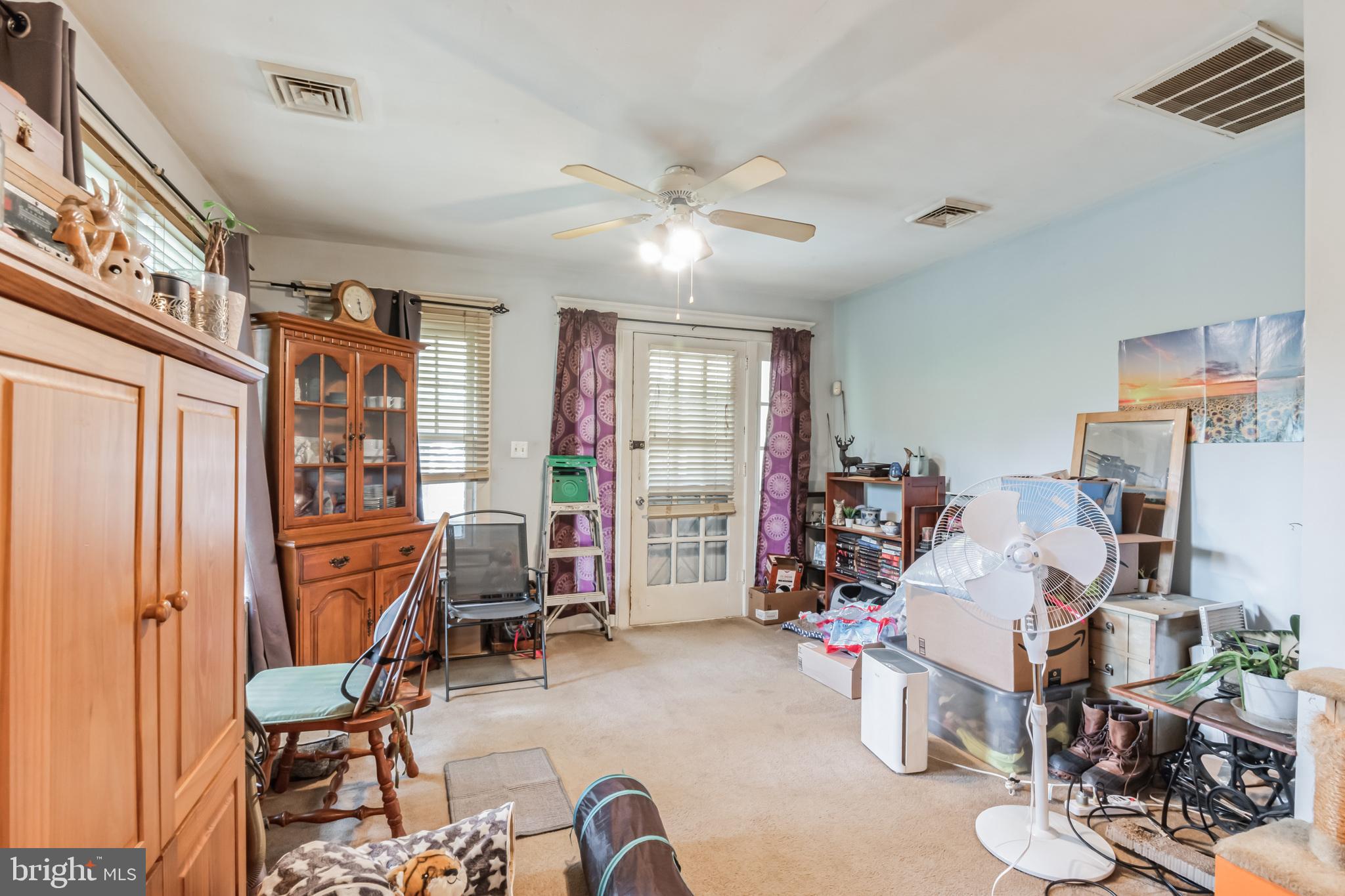 1206 West Wheat Road Vineland, NJ 08360 - Photo 8 of 30 Living Room
