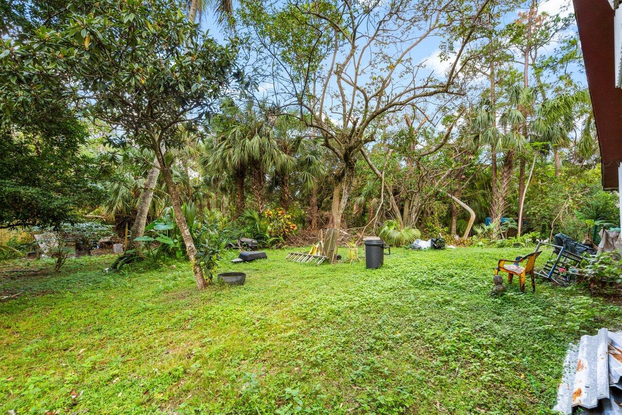 10310 154th Road North Jupiter, FL 33478 - Photo 18 of 31 Backyard