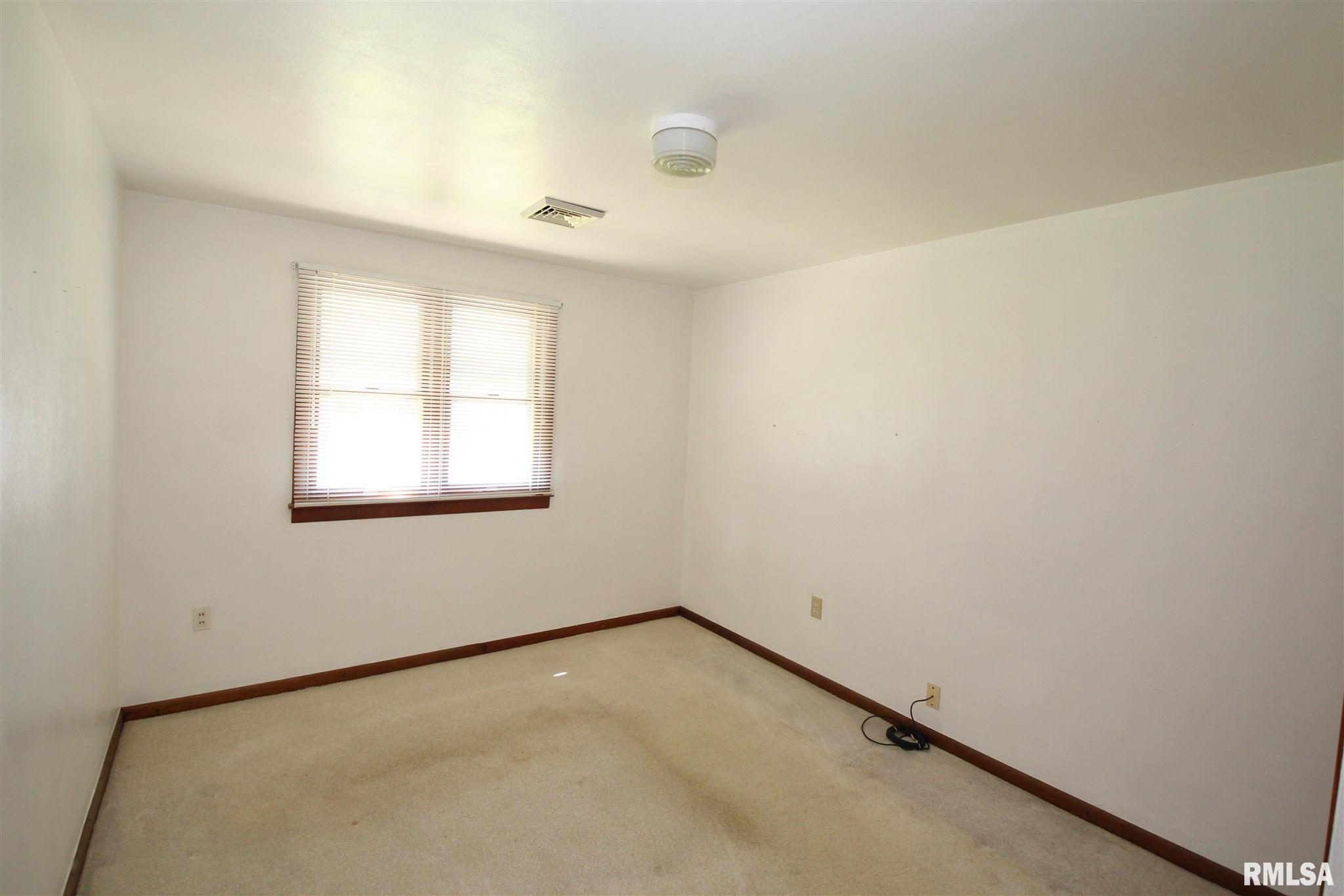 215 Algonquin Road Marquette Heights, IL 61554 - Photo 19 of 31 Gallery Image 19