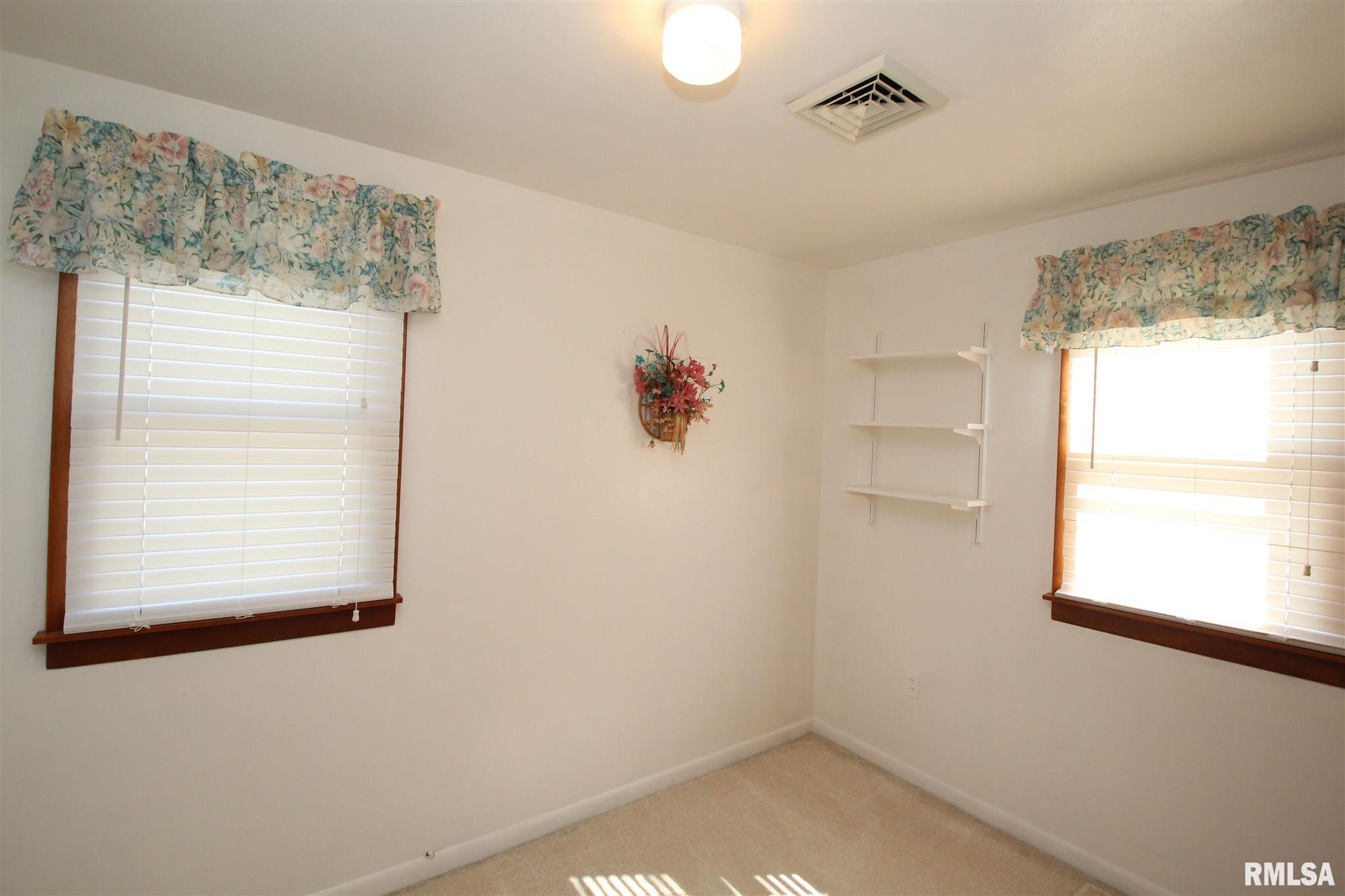 215 Algonquin Road Marquette Heights, IL 61554 - Photo 23 of 31 Gallery Image 23