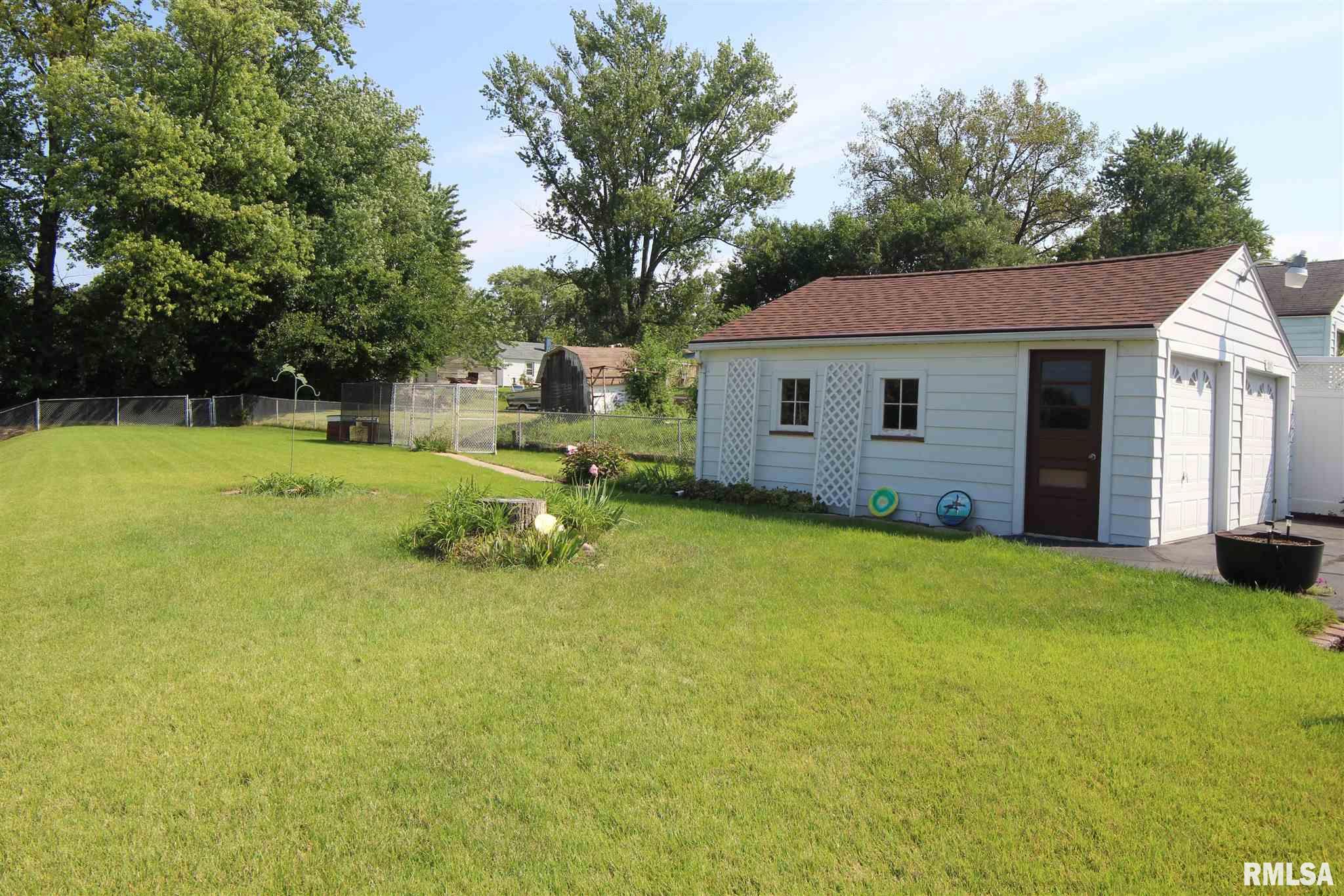 215 Algonquin Road Marquette Heights, IL 61554 - Photo 27 of 31 Gallery Image 27