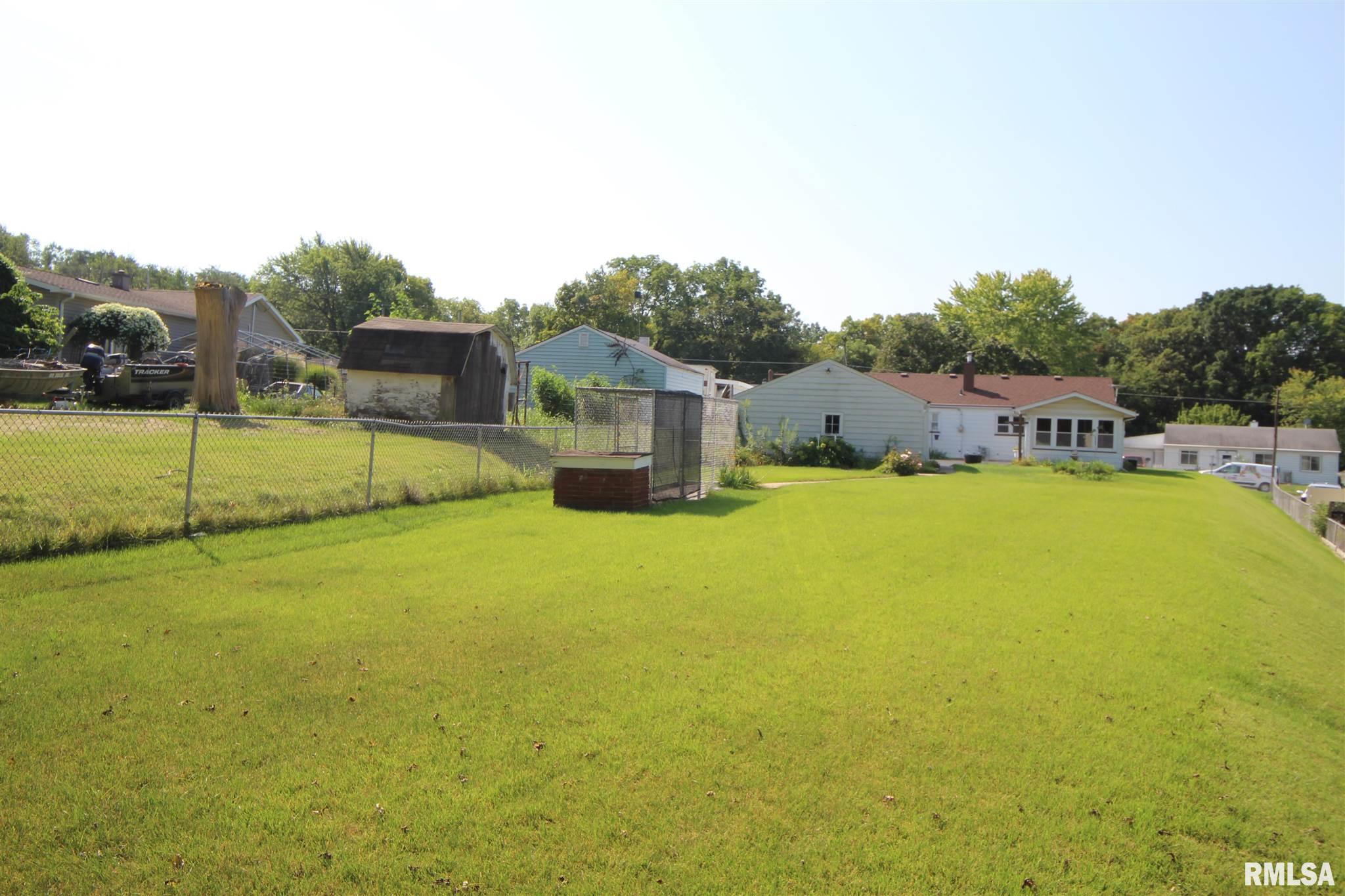 215 Algonquin Road Marquette Heights, IL 61554 - Photo 28 of 31 Gallery Image 28