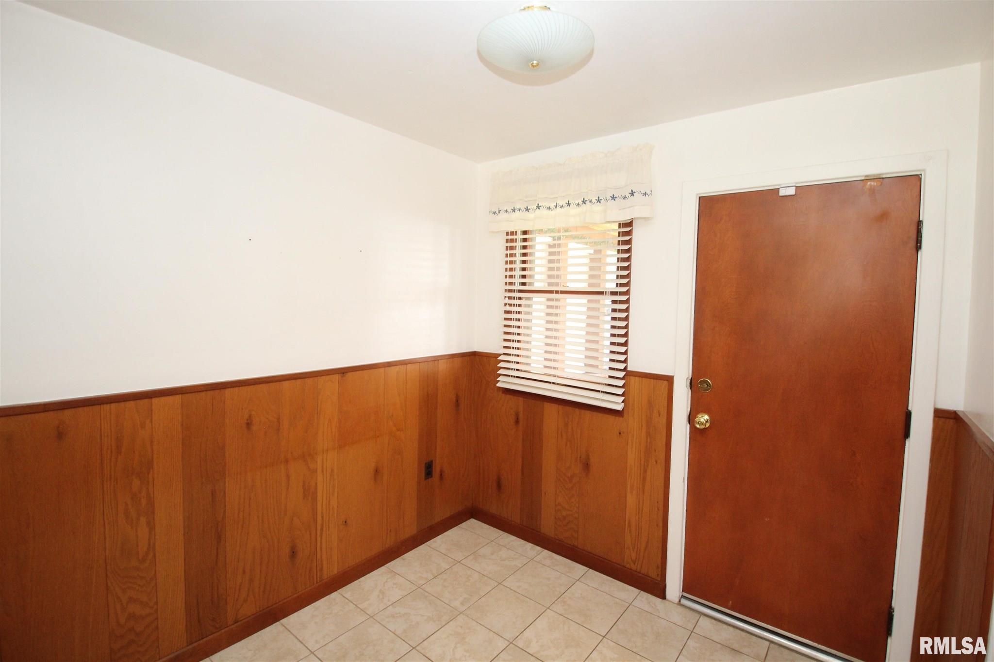 215 Algonquin Road Marquette Heights, IL 61554 - Photo 9 of 31 Gallery Image 9