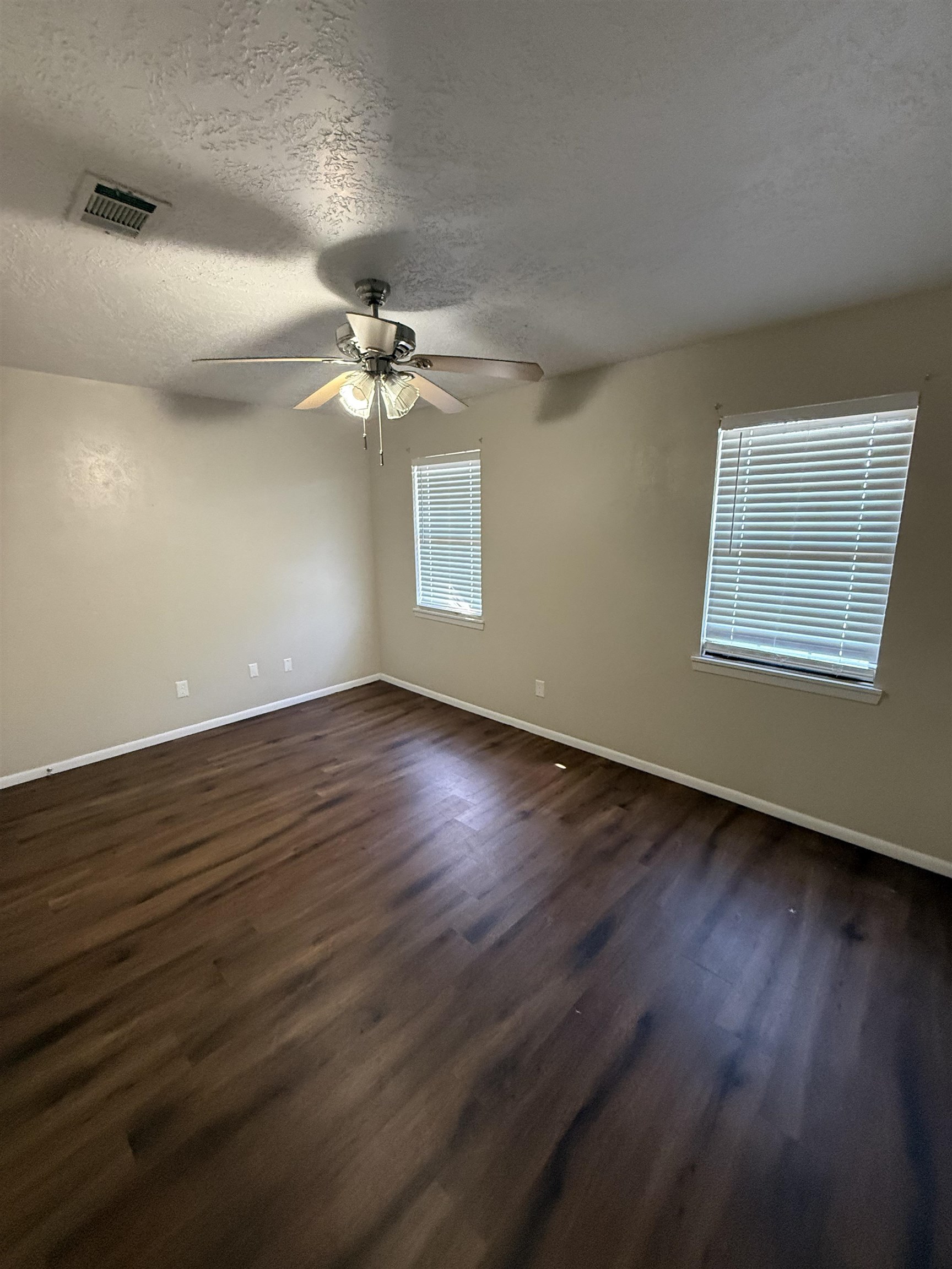 625 South 3rd Street Silsbee, TX 77656 - Photo 10 of 16