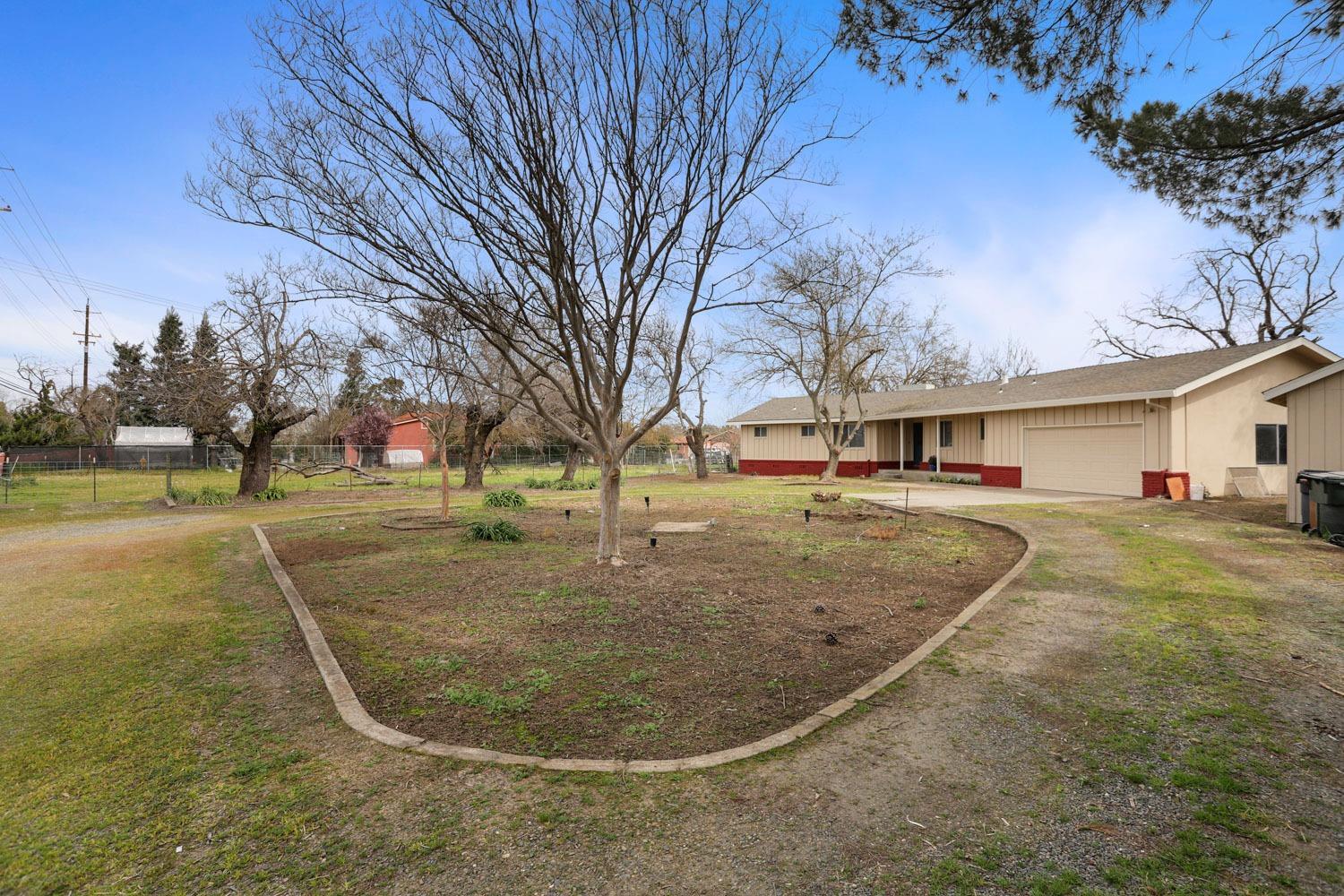 8595 Bradshaw Road Elk Grove, CA 95624 - Photo 17 of 28