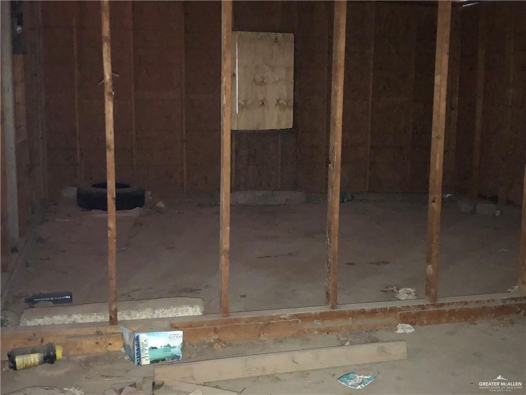 236 East 13th Street La Joya, TX 78560 - Photo 2 of 6 a bathroom with a shower