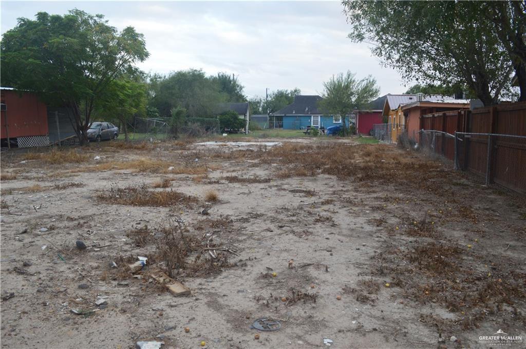 236 East 13th Street La Joya, TX 78560 - Photo 6 of 6 a view of a backyard