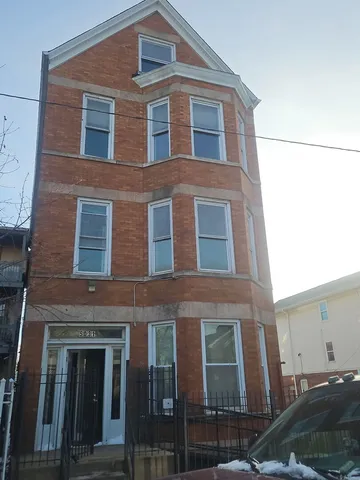 $1,100 | 5031 South Hermitage Avenue, Unit 3R, Chicago, IL 60609