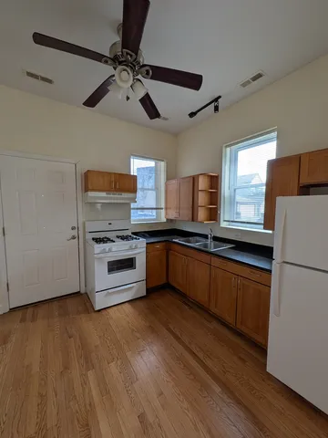 $1,100 | 5031 South Hermitage Avenue, Unit 3R, Chicago, IL 60609