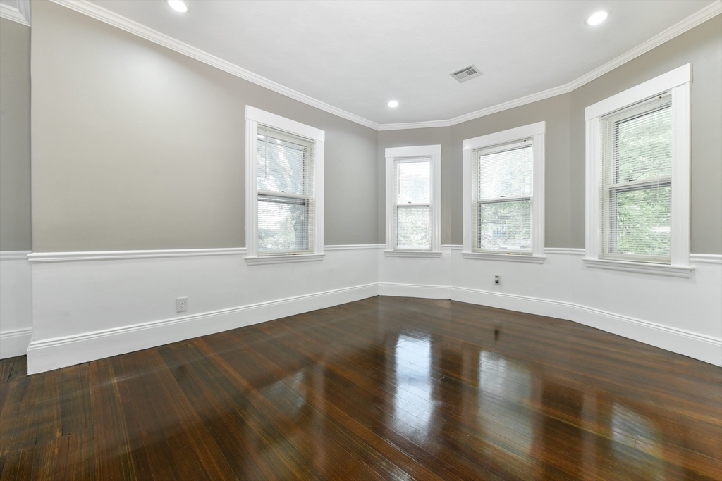 51 Wolcott Road, Unit 1 Chestnut Hill, MA 02467 - Photo 5 of 22