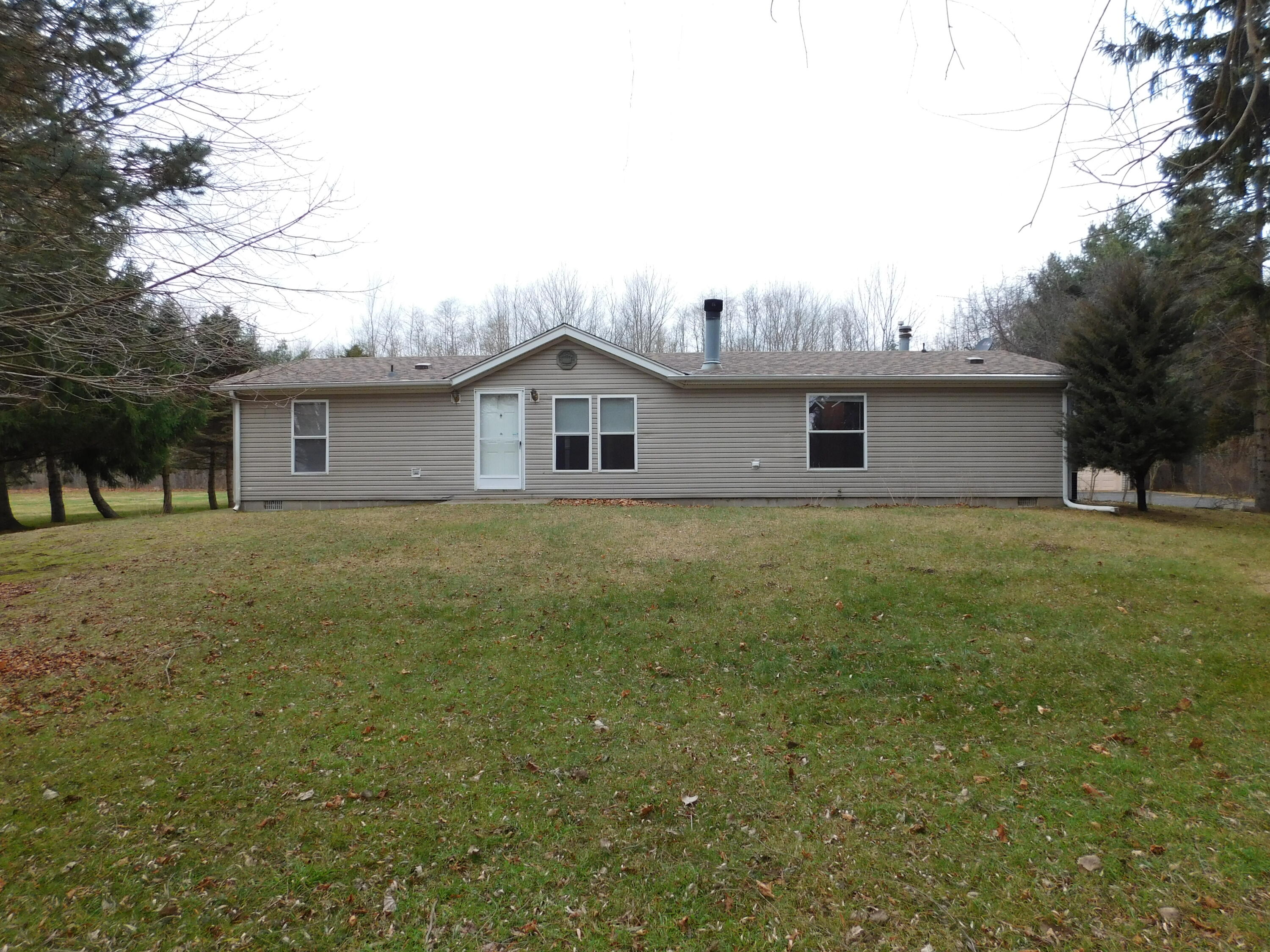 4218 Pier Road Benton Harbor, MI 49022 - Photo 1 of 47 DSCN5082