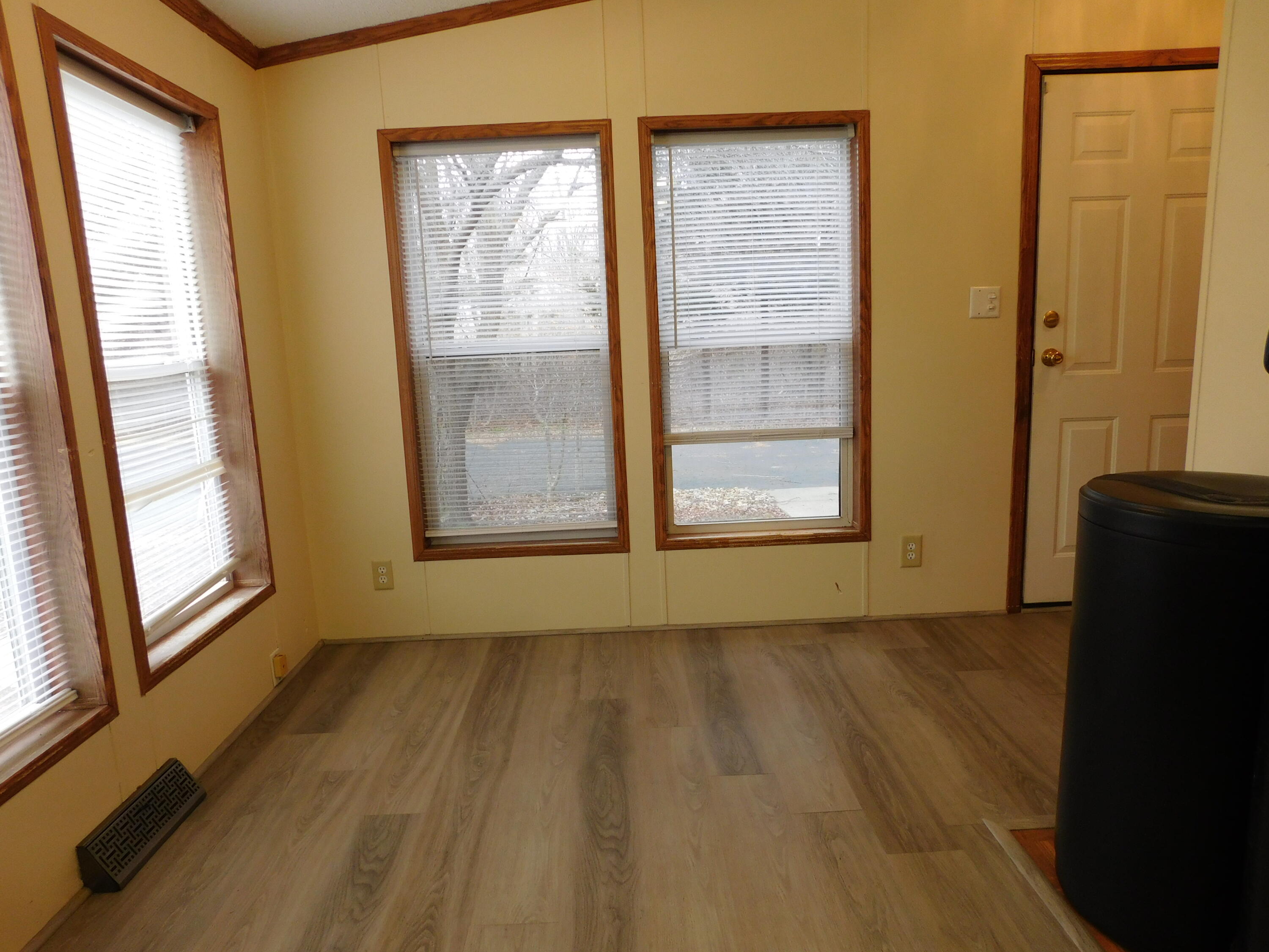 4218 Pier Road Benton Harbor, MI 49022 - Photo 11 of 47 DSCN5039