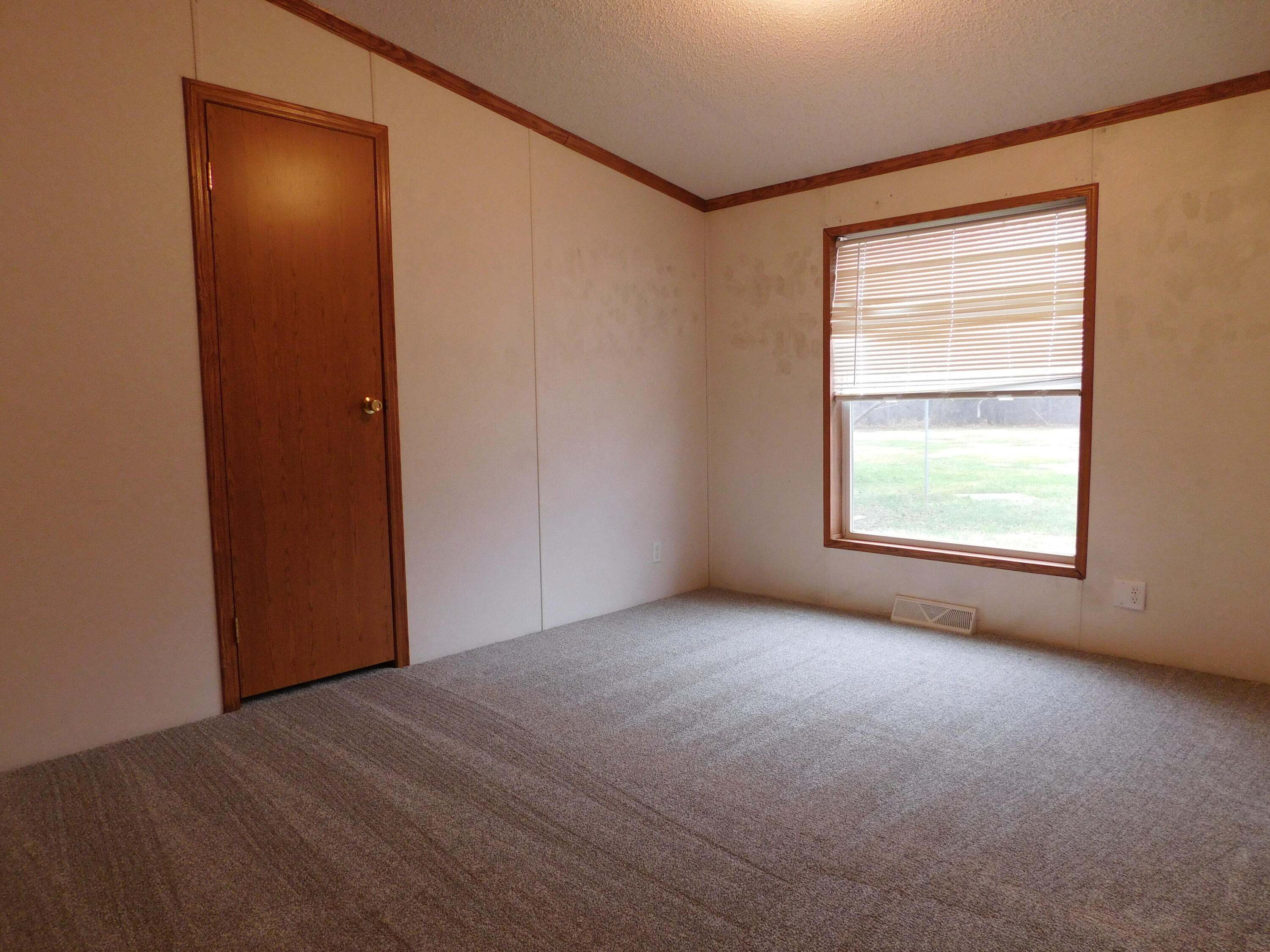 4218 Pier Road Benton Harbor, MI 49022 - Photo 19 of 47 DSCN5050