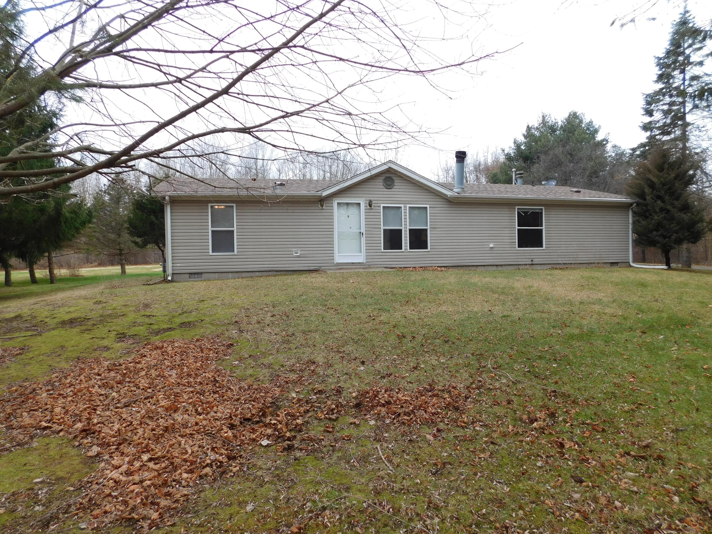 4218 Pier Road Benton Harbor, MI 49022 - Photo 3 of 47 DSCN5083