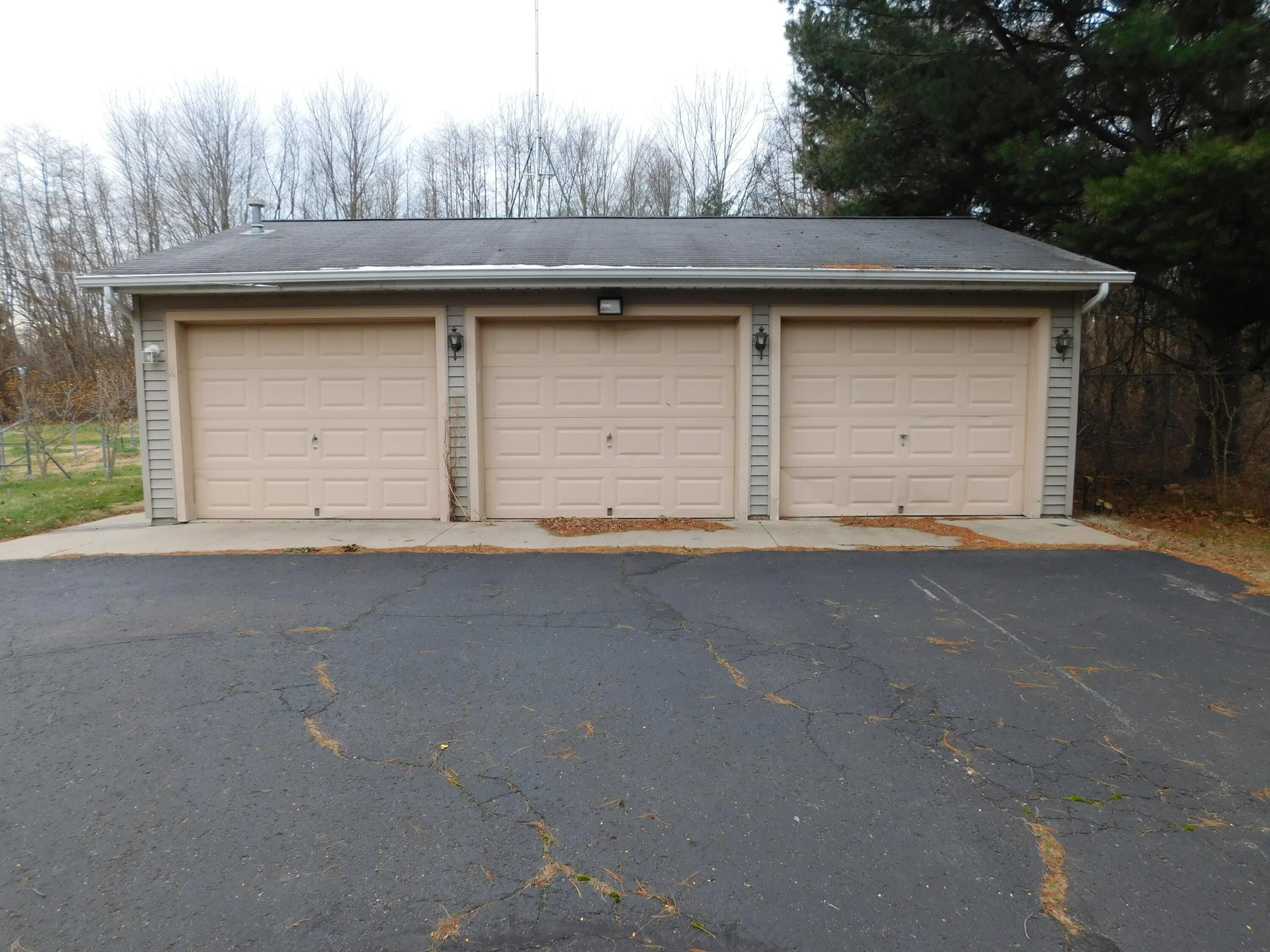 4218 Pier Road Benton Harbor, MI 49022 - Photo 43 of 47 DSCN5076
