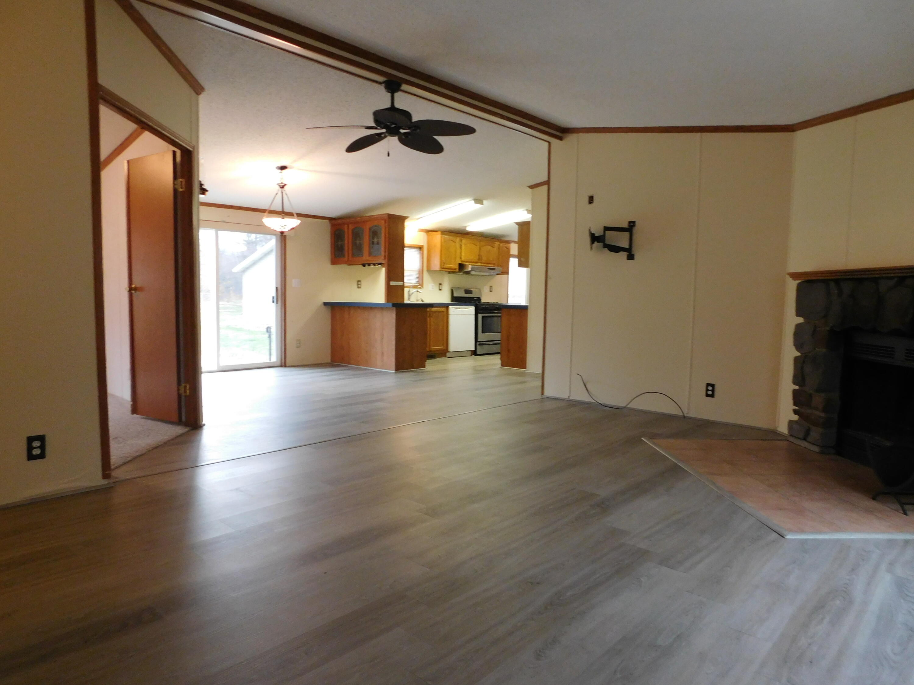 4218 Pier Road Benton Harbor, MI 49022 - Photo 5 of 47 DSCN5031