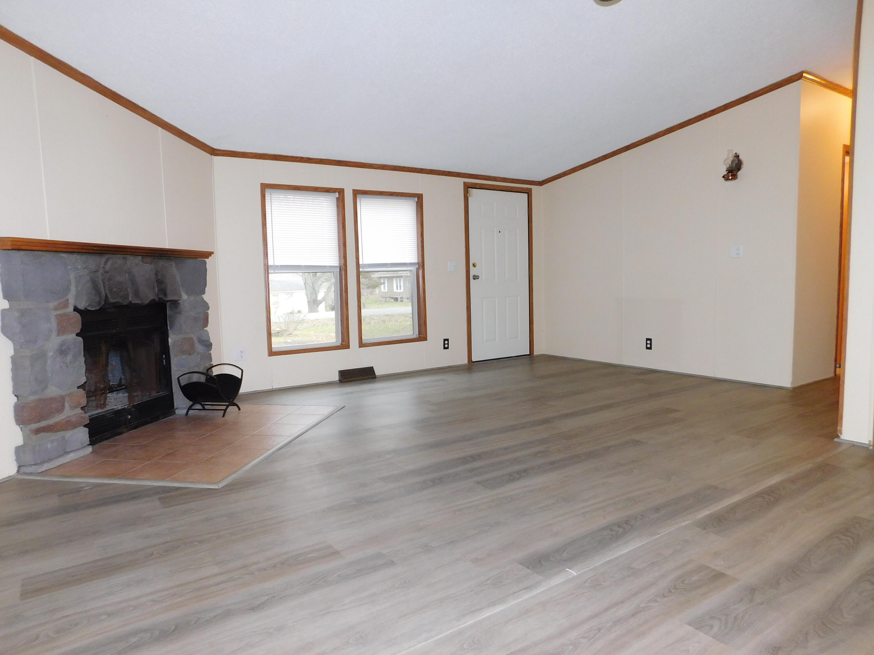 4218 Pier Road Benton Harbor, MI 49022 - Photo 7 of 47 DSCN5034