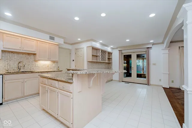 $600,000 | 8649 Cricket Tree Lane, Indianapolis, IN 46260