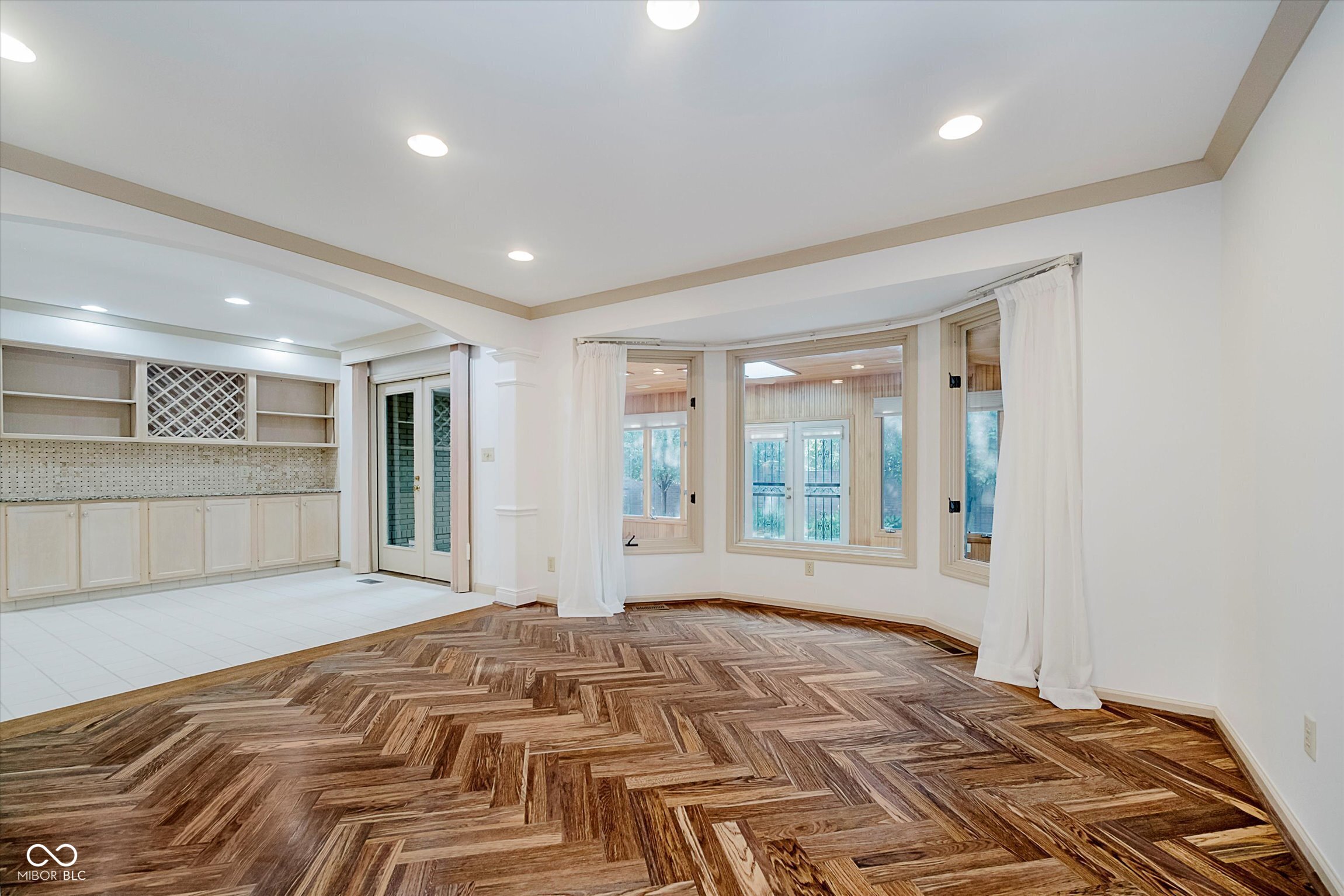 8649 Cricket Tree Lane Indianapolis, IN 46260 - Photo 17 of 58