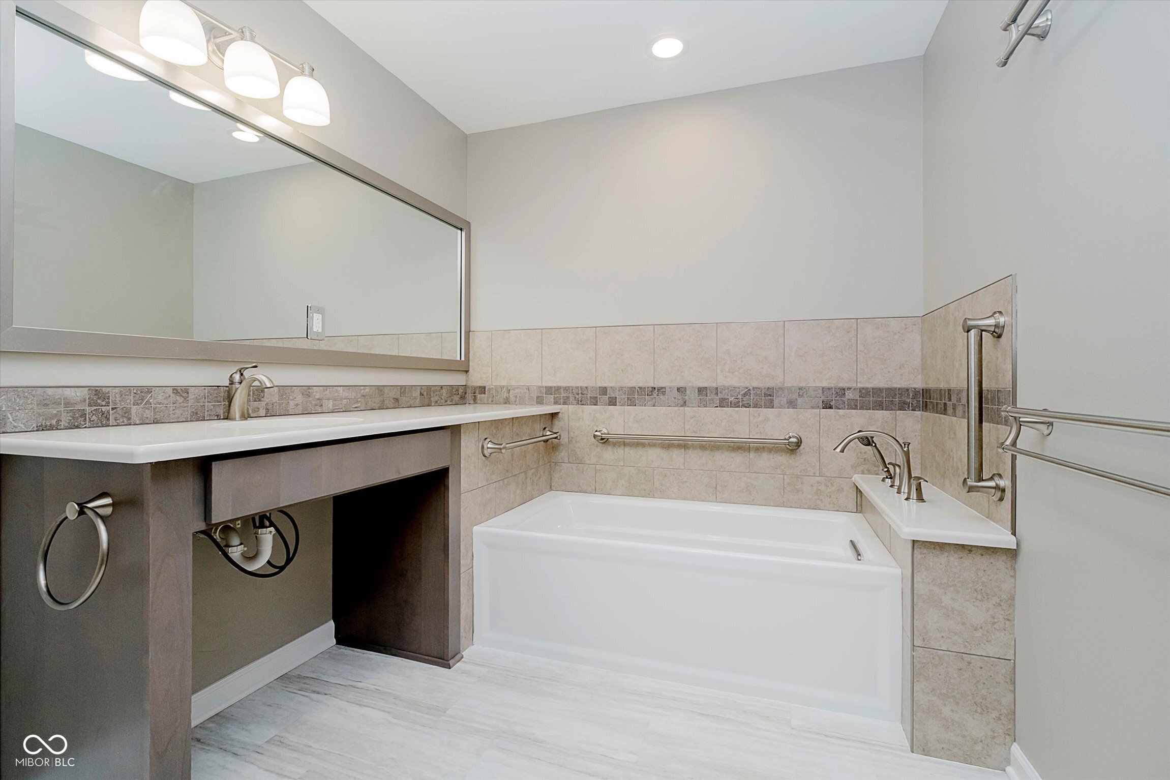 8649 Cricket Tree Lane Indianapolis, IN 46260 - Photo 26 of 58