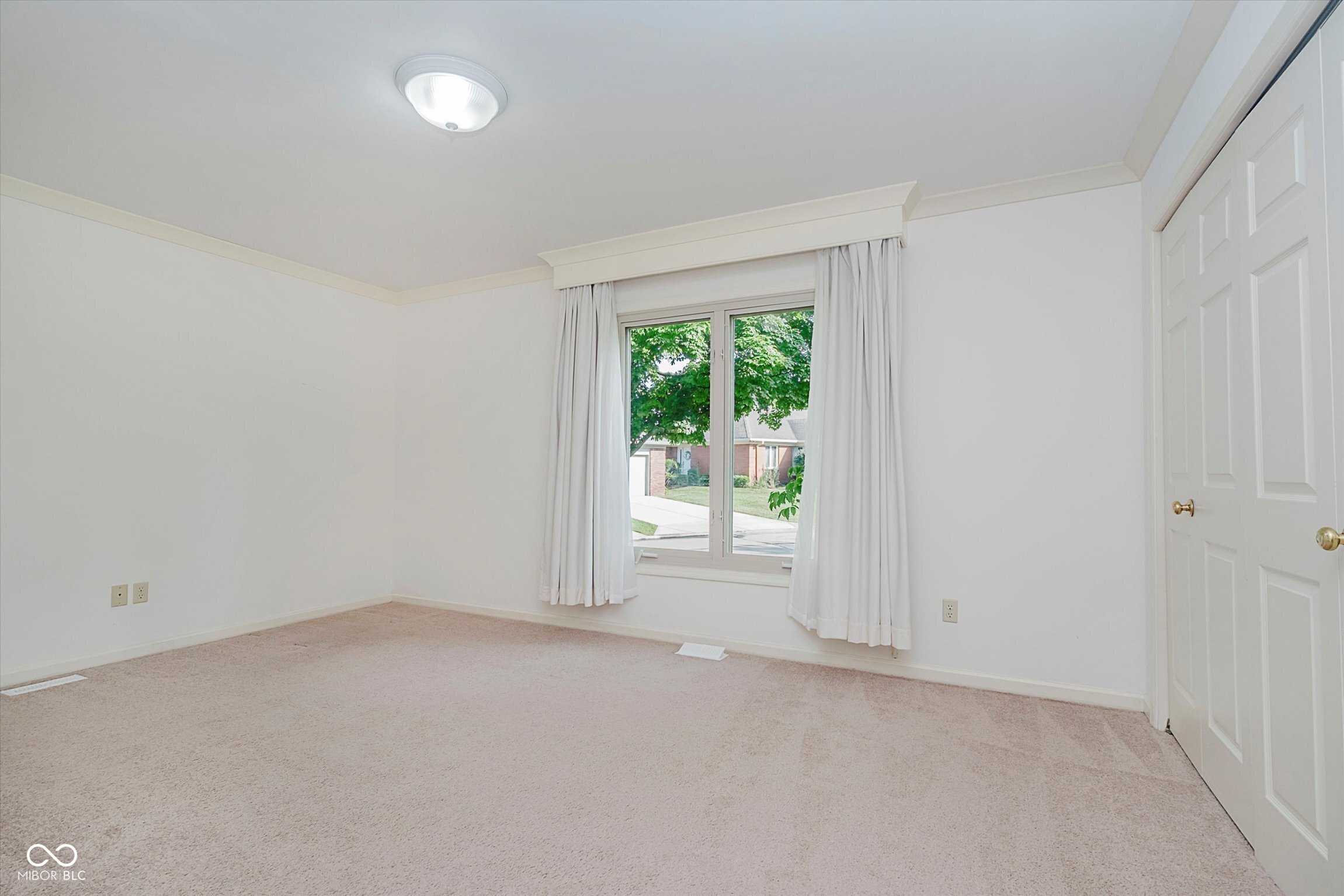 8649 Cricket Tree Lane Indianapolis, IN 46260 - Photo 38 of 58