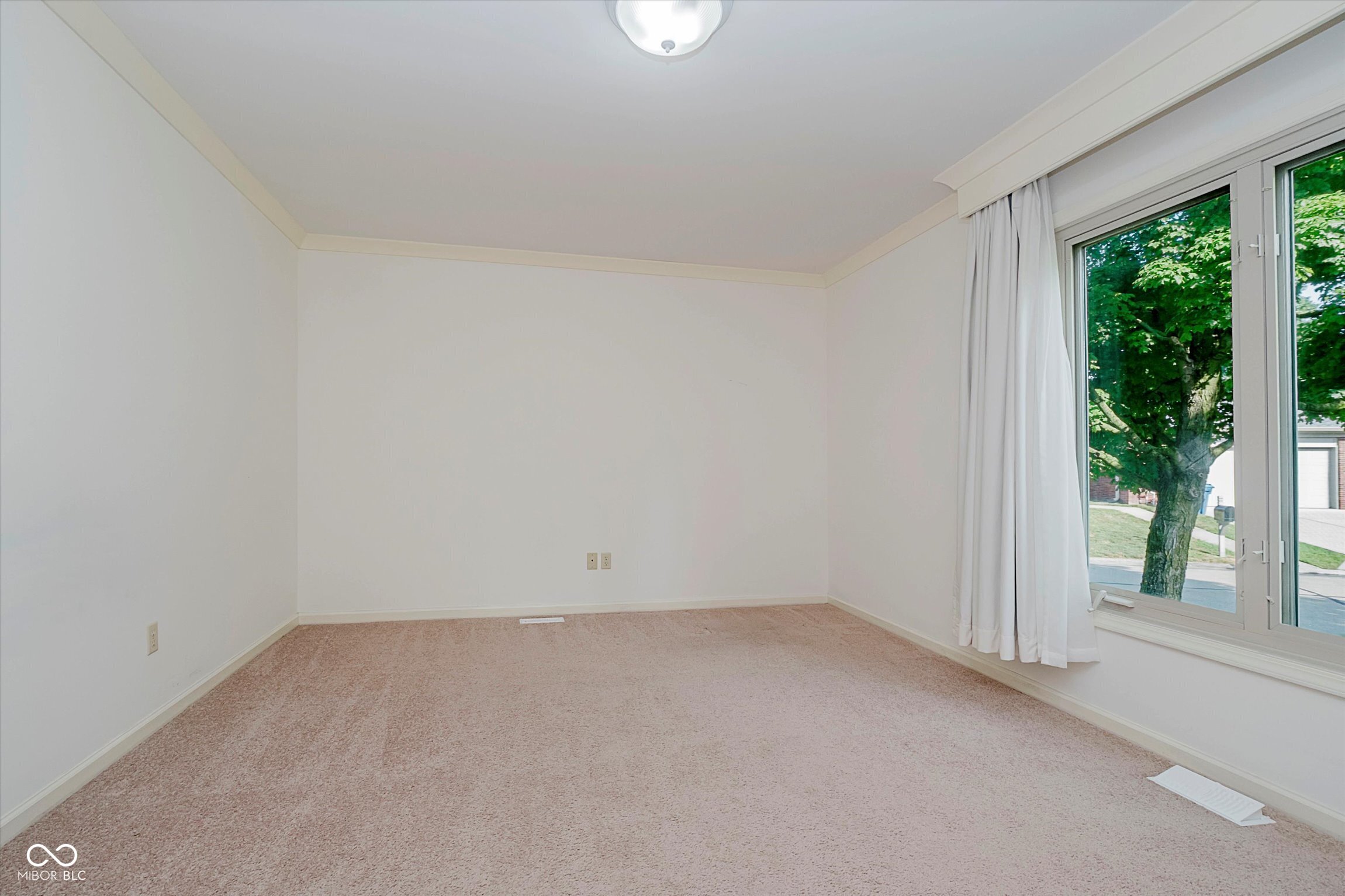 8649 Cricket Tree Lane Indianapolis, IN 46260 - Photo 39 of 58