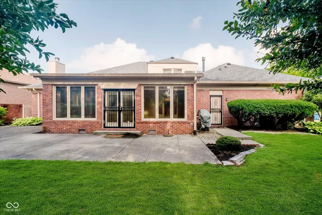 $600,000 | 8649 Cricket Tree Lane, Indianapolis, IN 46260