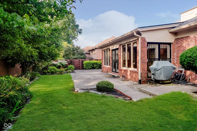 $600,000 | 8649 Cricket Tree Lane, Indianapolis, IN 46260