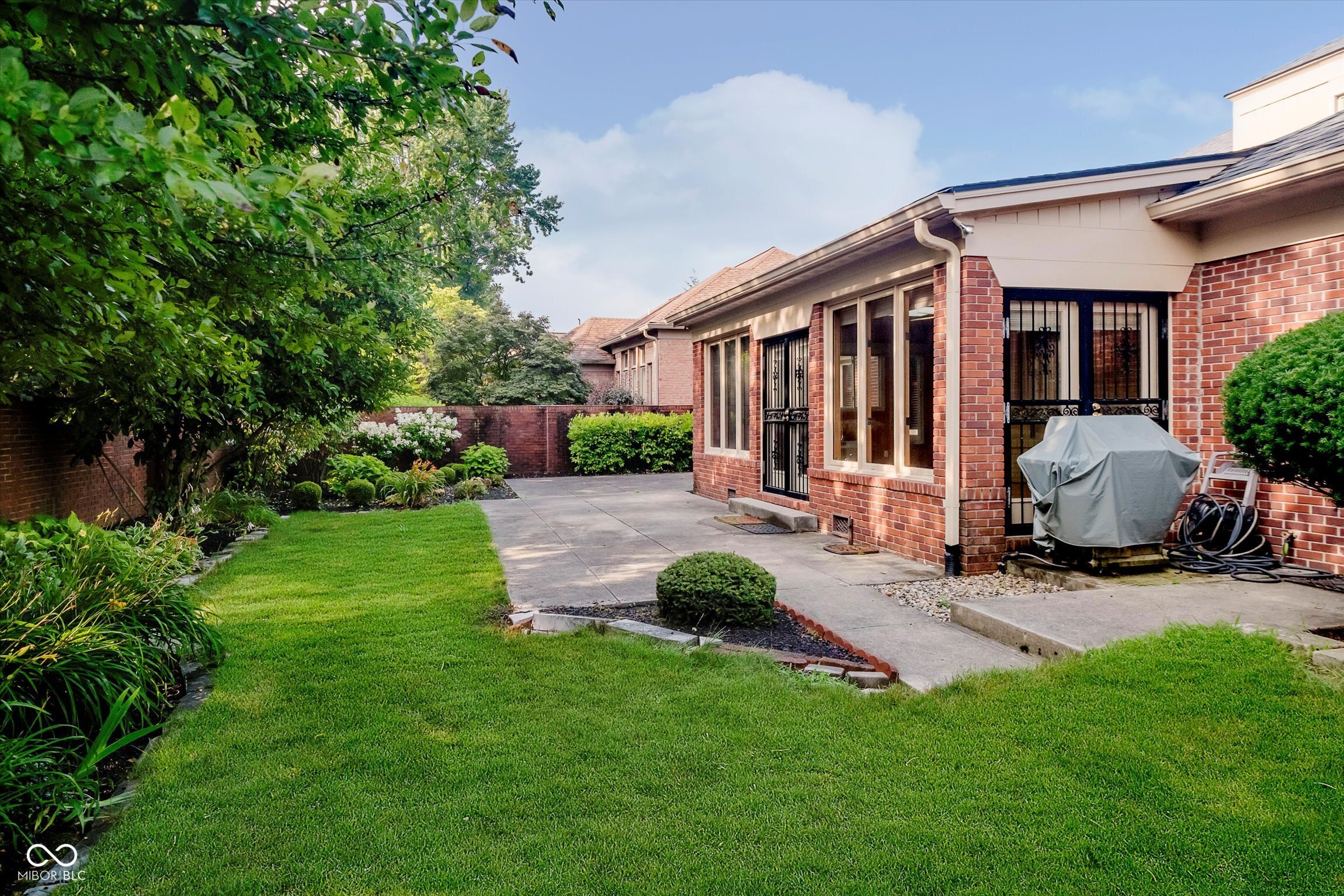 8649 Cricket Tree Lane Indianapolis, IN 46260 - Photo 7 of 58