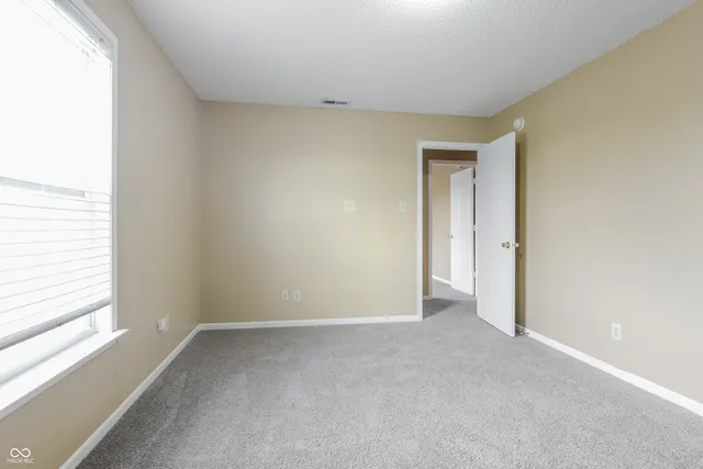 $1,665 | 944 Shenandoah Way, Greenwood, IN 46143