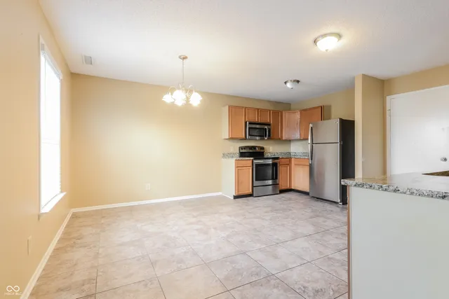 $1,665 | 944 Shenandoah Way, Greenwood, IN 46143